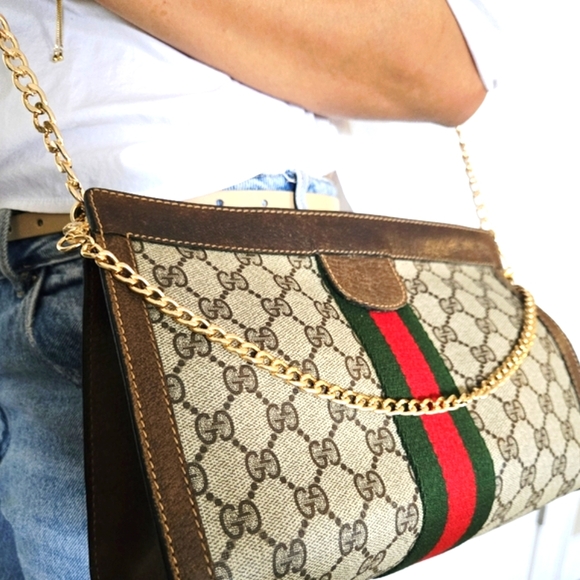 Gucci Handbags - Authentic GUCCI GG Logo Vintage Clutch Crossbody Shoulder Bag